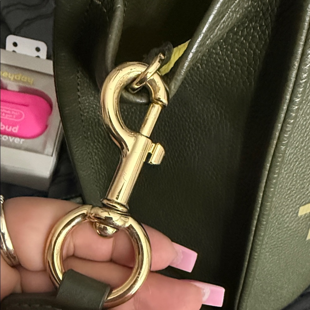 Marc Jacobs medium Olive Green Tote with Gold Accents - Picture 5 of 5